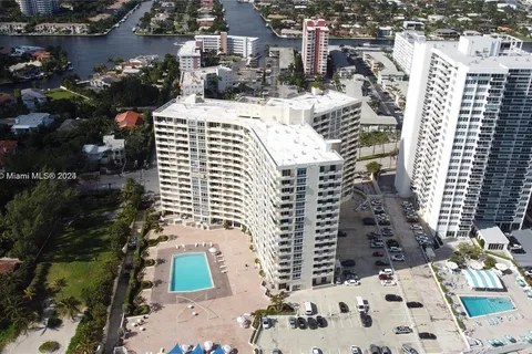 3180 S Ocean Dr # 1121, Hallandale Beach FL 33009