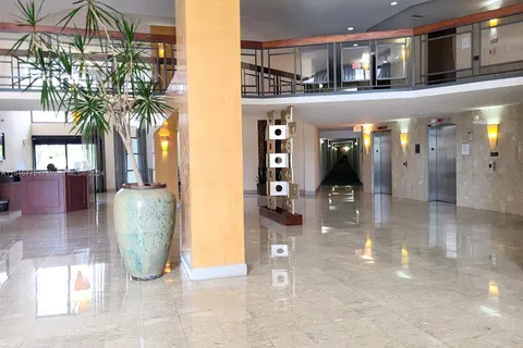 400 Leslie Dr # 415, Hallandale Beach FL 33009