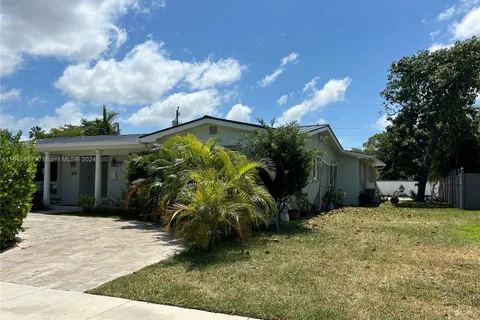 633 N Crescent Dr, Hollywood FL 33021