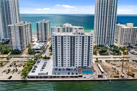 3000 S Ocean Dr # 206, Hollywood FL 33019