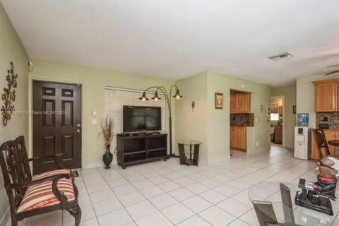 3633 SW Natura Ave, Deerfield Beach FL 33441