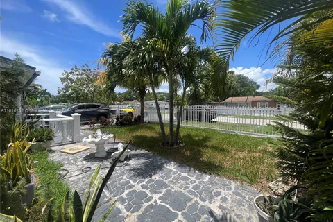 720 NW 129th St, North Miami FL 33168