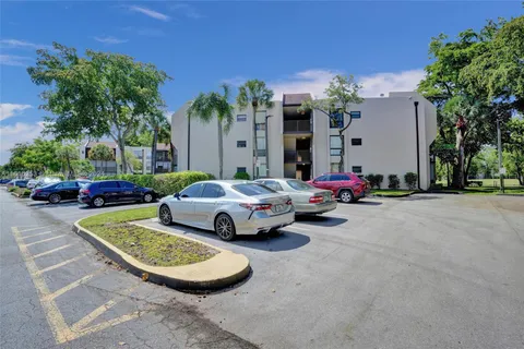 7850 W Mcnab Rd # 101, Tamarac FL 33321