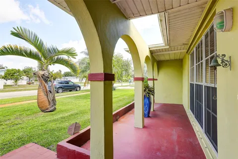 779 SW Ravenswood Ln, Port St. Lucie FL 34983