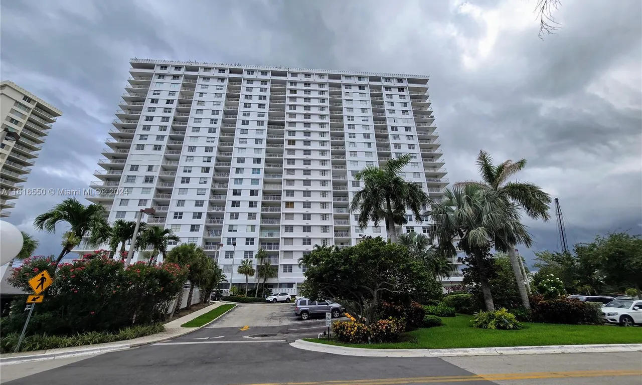 500 Bayview Dr # 732, Sunny Isles Beach FL 33160