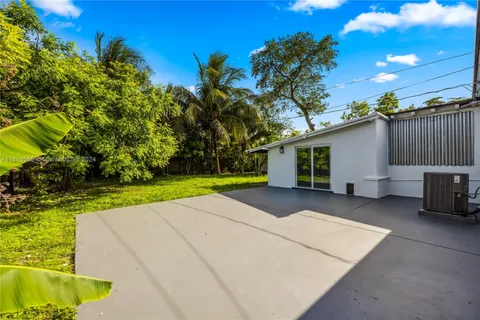 1188 NE 158th St, North Miami Beach FL 33162