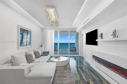 3801 Collins Ave # 1104, Miami Beach FL 33140