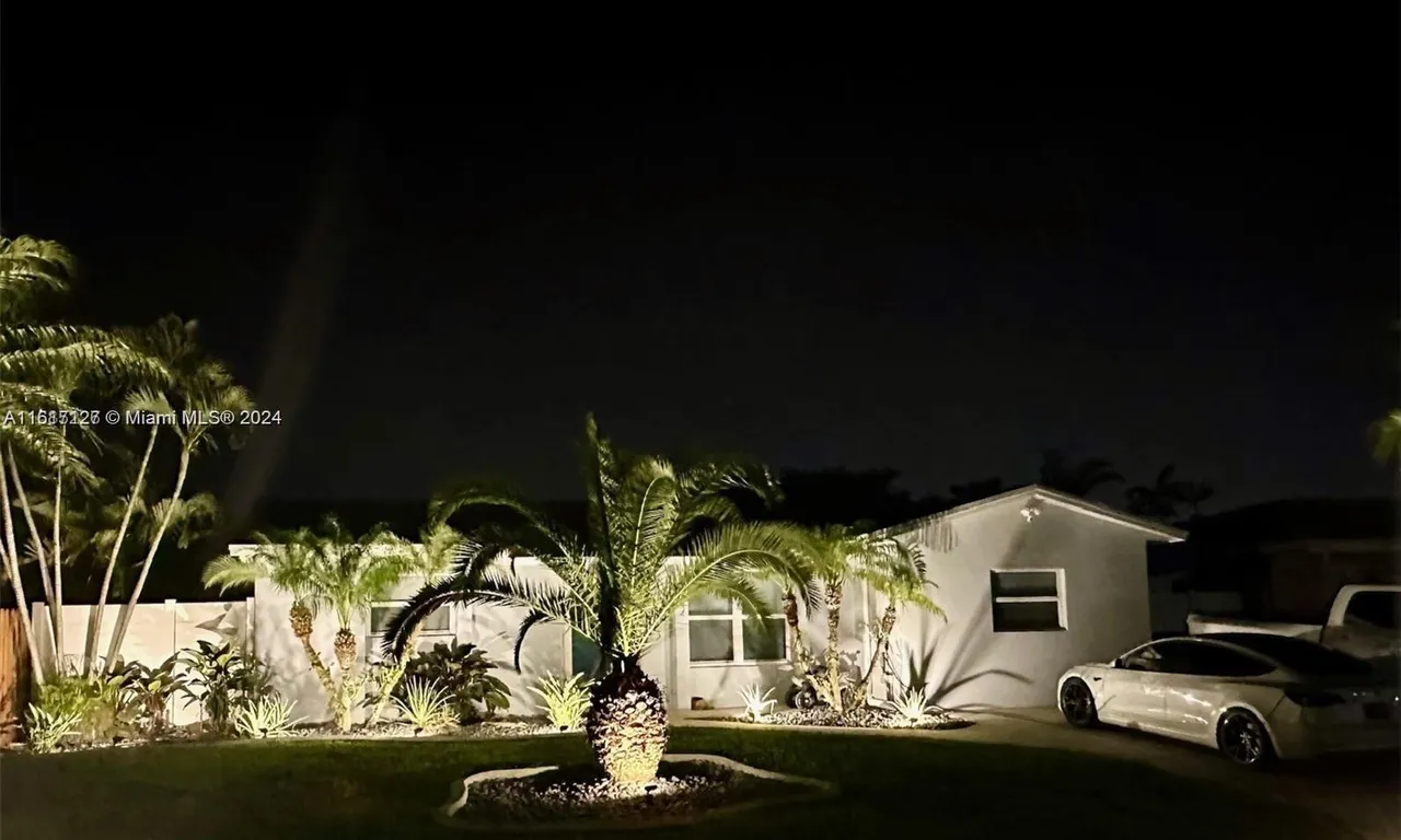 402 SE 4th Ter, Dania Beach FL 33004