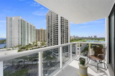 20505 E Country Club Dr # 1138, Aventura FL 33180