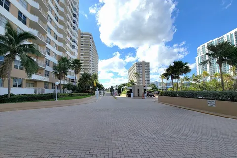 1980 S Ocean Dr # 2C, Hallandale Beach FL 33009