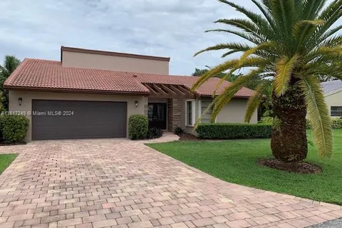 7039 NW 3rd Ave, Boca Raton FL 33487