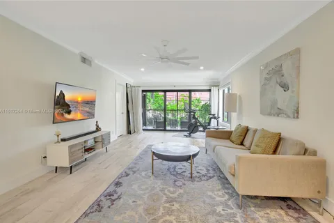 935 Sweetwater Ln # 204, Boca Raton FL 33431