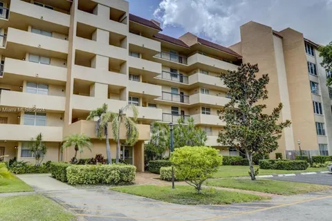 3671 Environ Blvd # 565, Lauderhill FL 33319