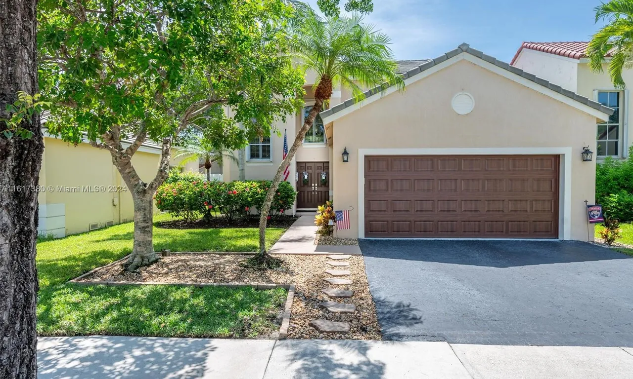 124 W Bayridge Dr, Weston FL 33326