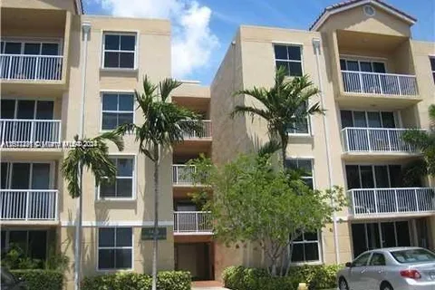 609 E Sheridan St # 404, Dania Beach FL 33004