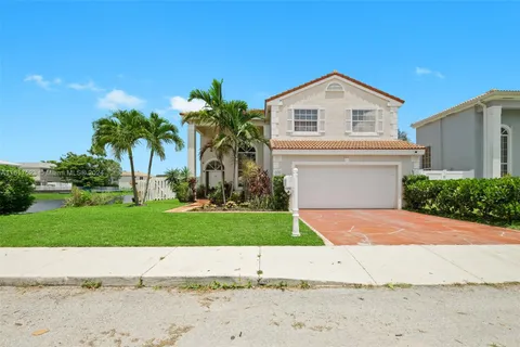 600 Lakeshore Ter, Davie FL 33325