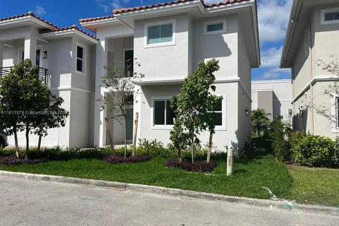 3537 Forest View Cir, Dania Beach FL 33312