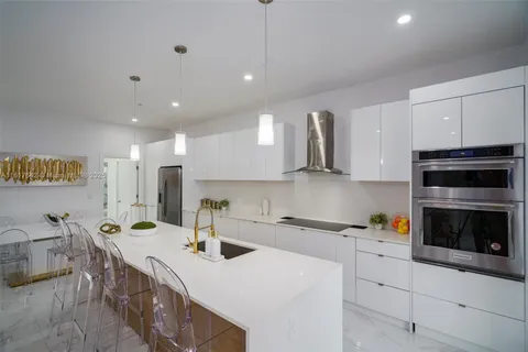 1002 N riverside drive, Pompano Beach FL 33062