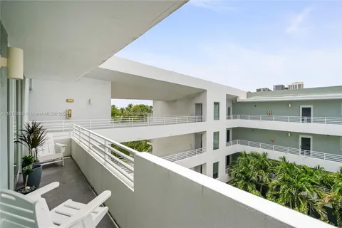 7800 Collins Ave # 502, Miami Beach FL 33141