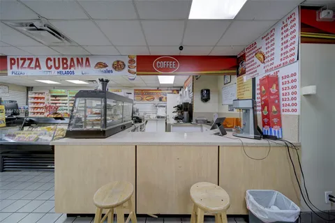 Cuban Pizza Chain with 5 Locations For Sale in Miami!!, Miami FL 33144