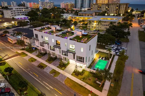 1006 N Riverside Dr, Pompano Beach FL 33062