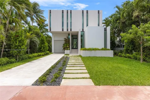 4504 Sheridan Ave, Miami Beach FL 33140