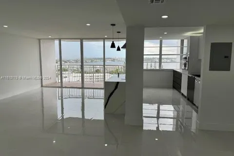 18021 Biscayne Blvd # 1404, Aventura FL 33160