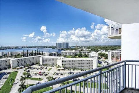 18021 Biscayne Blvd # 1404, Aventura FL 33160