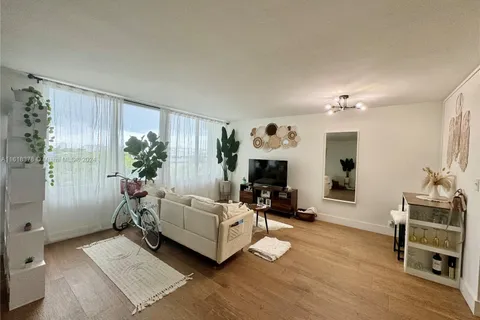 1200 West Ave # 512, Miami Beach FL 33139