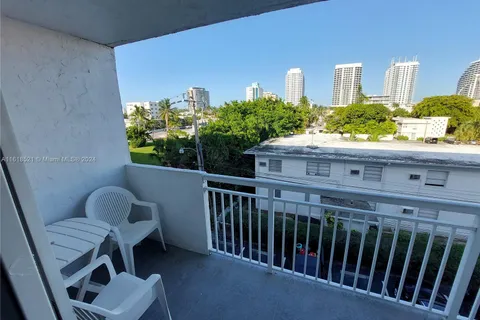 550 Bayshore Dr # 412, Fort Lauderdale FL 33304