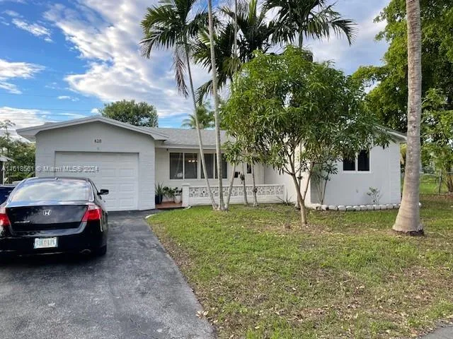 628 SW 2nd Ct, Hallandale Beach FL 33009