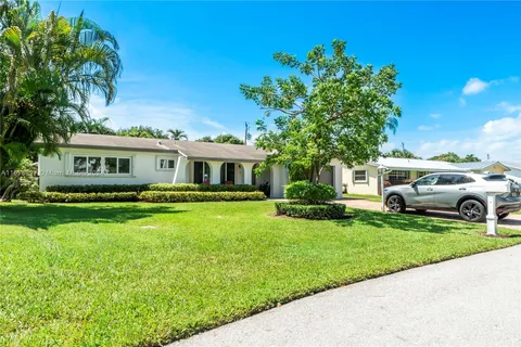 4998 NW 3rd Ter, Boca Raton FL 33431