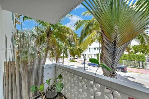 350 Collins Ave # 212, Miami Beach FL 33139