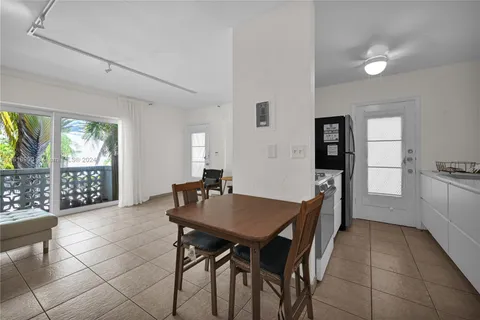 350 Collins Ave # 212, Miami Beach FL 33139