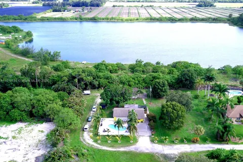 10646 Barn Rd, Lake Worth FL 33449