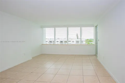 8233 Harding Ave # 606, Miami Beach FL 33141