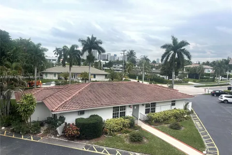 501 Blue Heron Dr # A, Hallandale Beach FL 33009