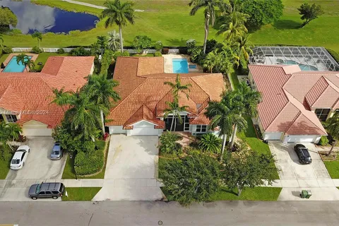 2565 W Fairways Dr, Homestead FL 33035