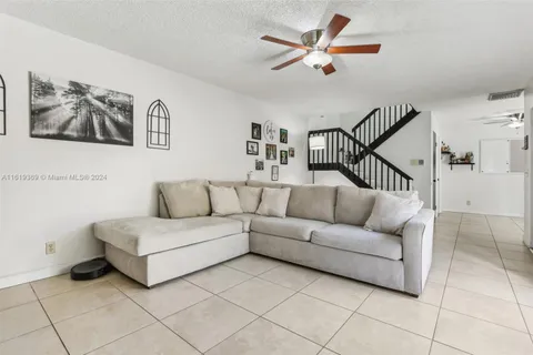 768 NW 99th Cir # 768, Plantation FL 33324