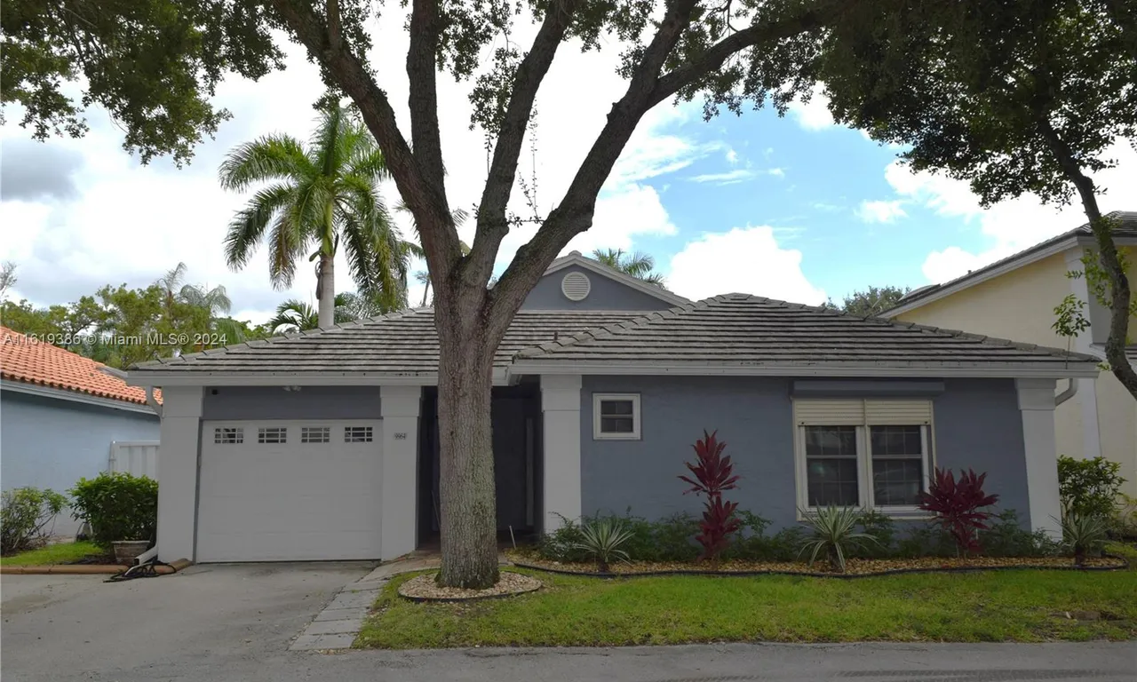 9964 NW 2nd Ct, Plantation FL 33324