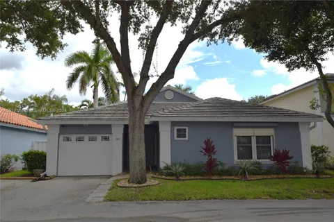 9964 NW 2nd Ct, Plantation FL 33324