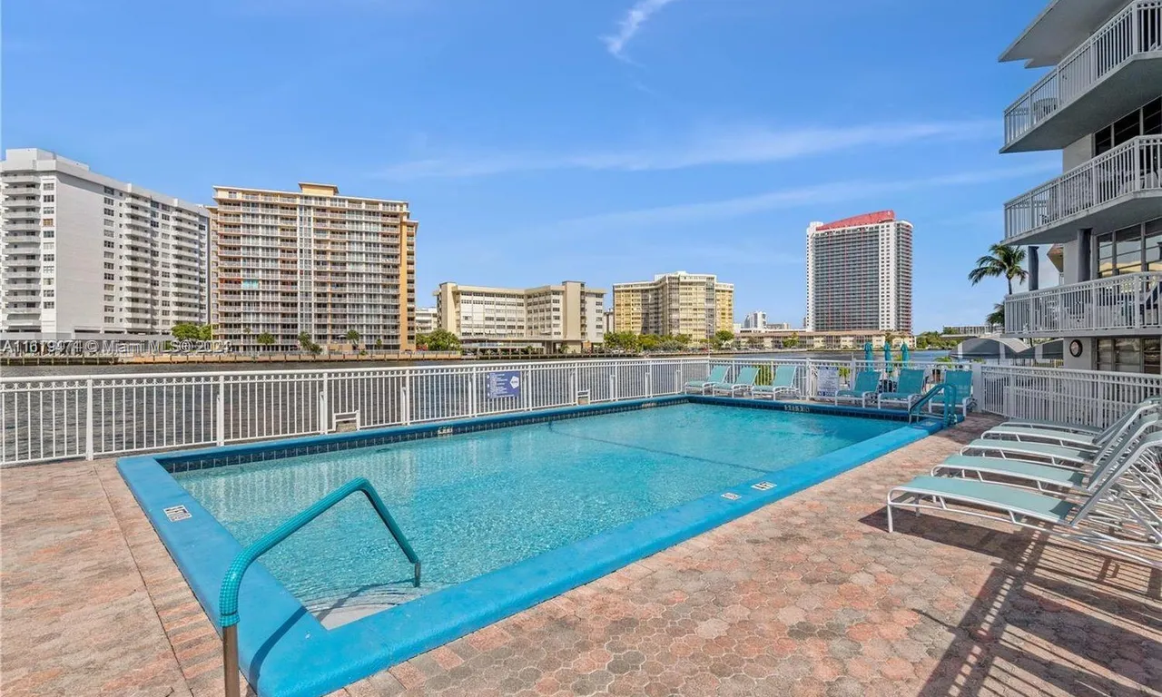 1913 S Ocean Dr # 129, Hallandale Beach FL 33009