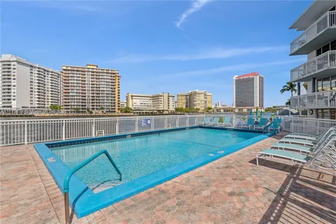 1913 S Ocean Dr # 129, Hallandale Beach FL 33009