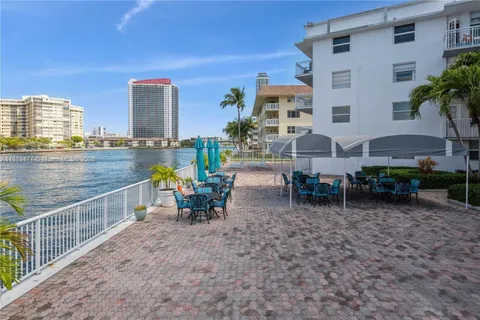 1913 S Ocean Dr # 129, Hallandale Beach FL 33009