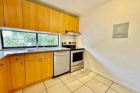 17011 N Bay Rd # 407, Sunny Isles Beach FL 33160