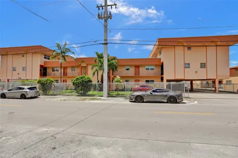 1100 W 35th St # 29, Hialeah FL 33012