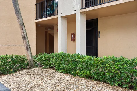 6106 Coral Lake Dr # 106, Margate FL 33063