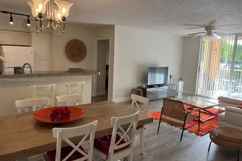 19901 E Country Club Dr # 2207, Aventura FL 33180