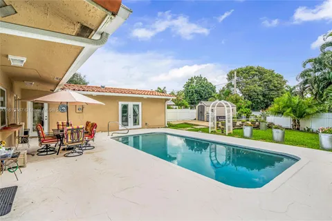 2540 NW 9th Ter, Wilton Manors FL 33311