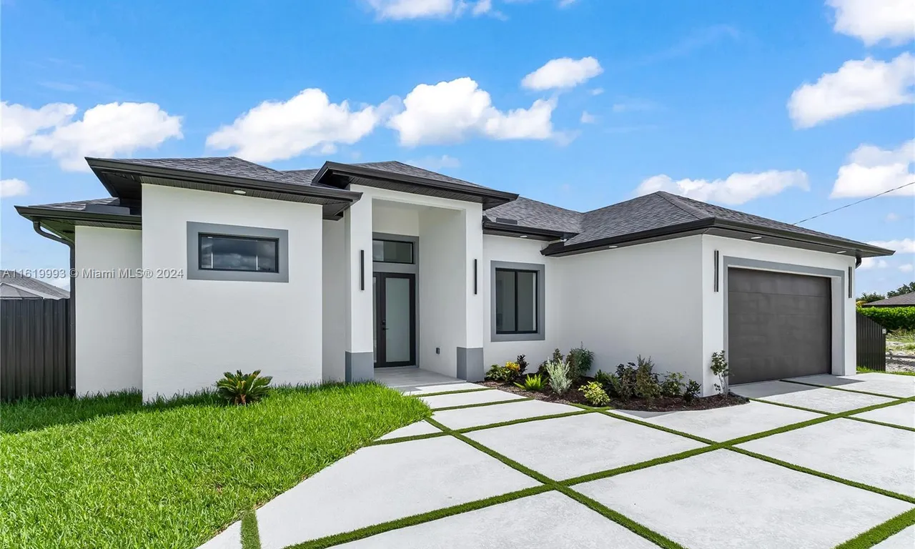 1809 SW TRAFALGAR PKWY, Cape Coral FL 33991